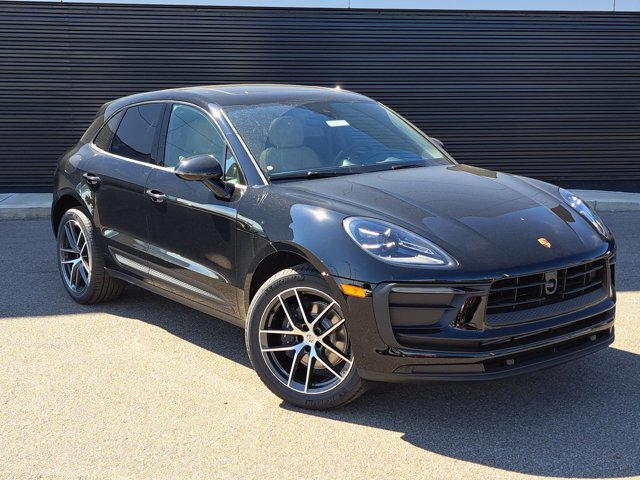 Used 2026 Porsche Macan image 9