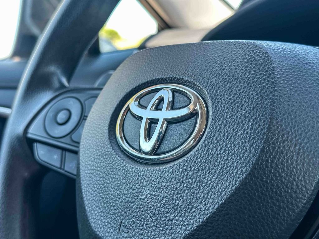 Certified 2025 Toyota RAV4 XLE image 30