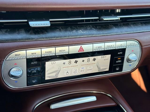 Used 2023 Genesis G90 3.5T image 18