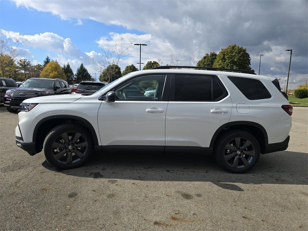 New 2025 Honda Pilot Sport image 13