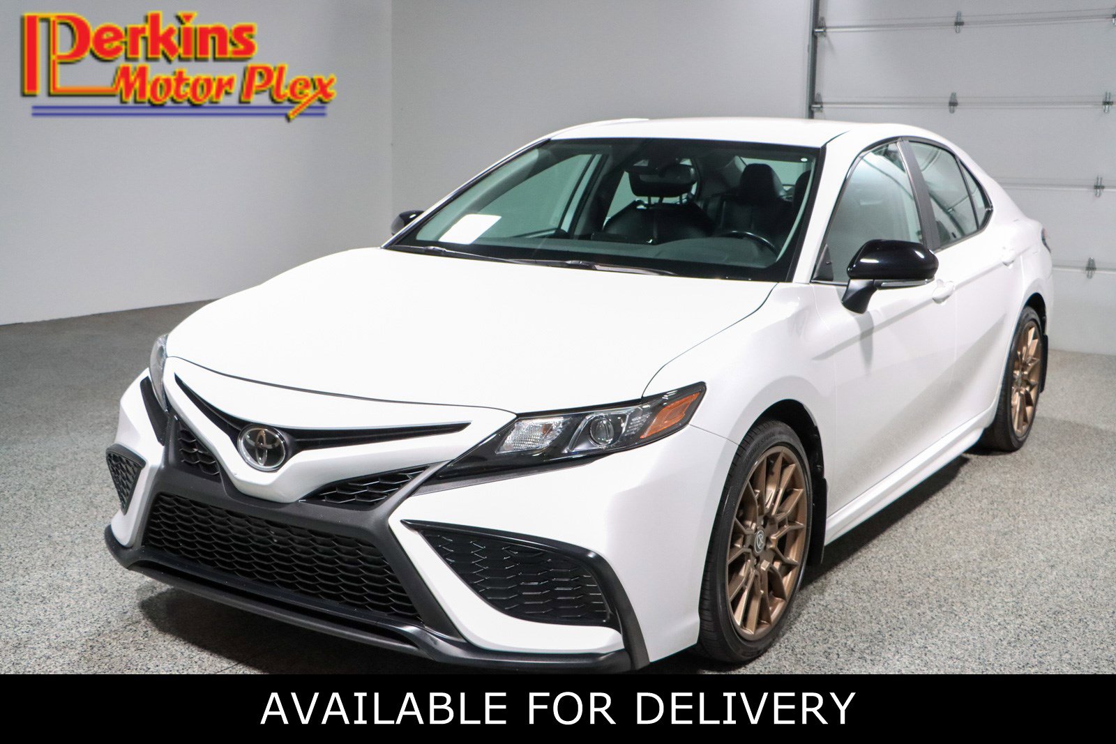 Used 2023 Toyota Camry SE w/ Convenience Package FWD image 1