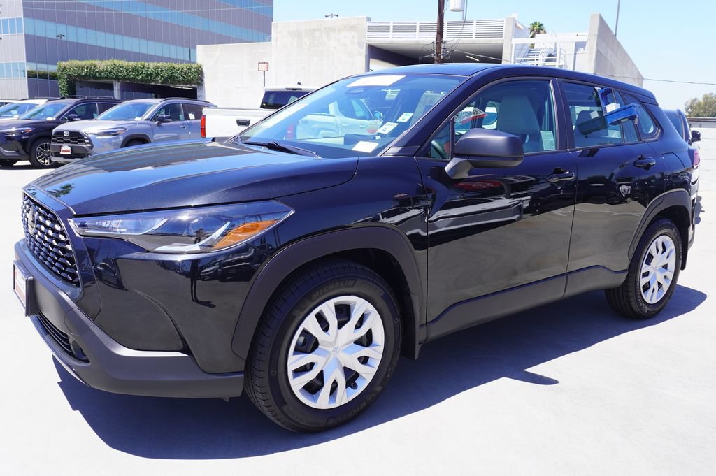 Certified 2023 Toyota Corolla Cross L FWD image 4