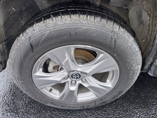 Used 2023 Toyota RAV4 XLE image 23