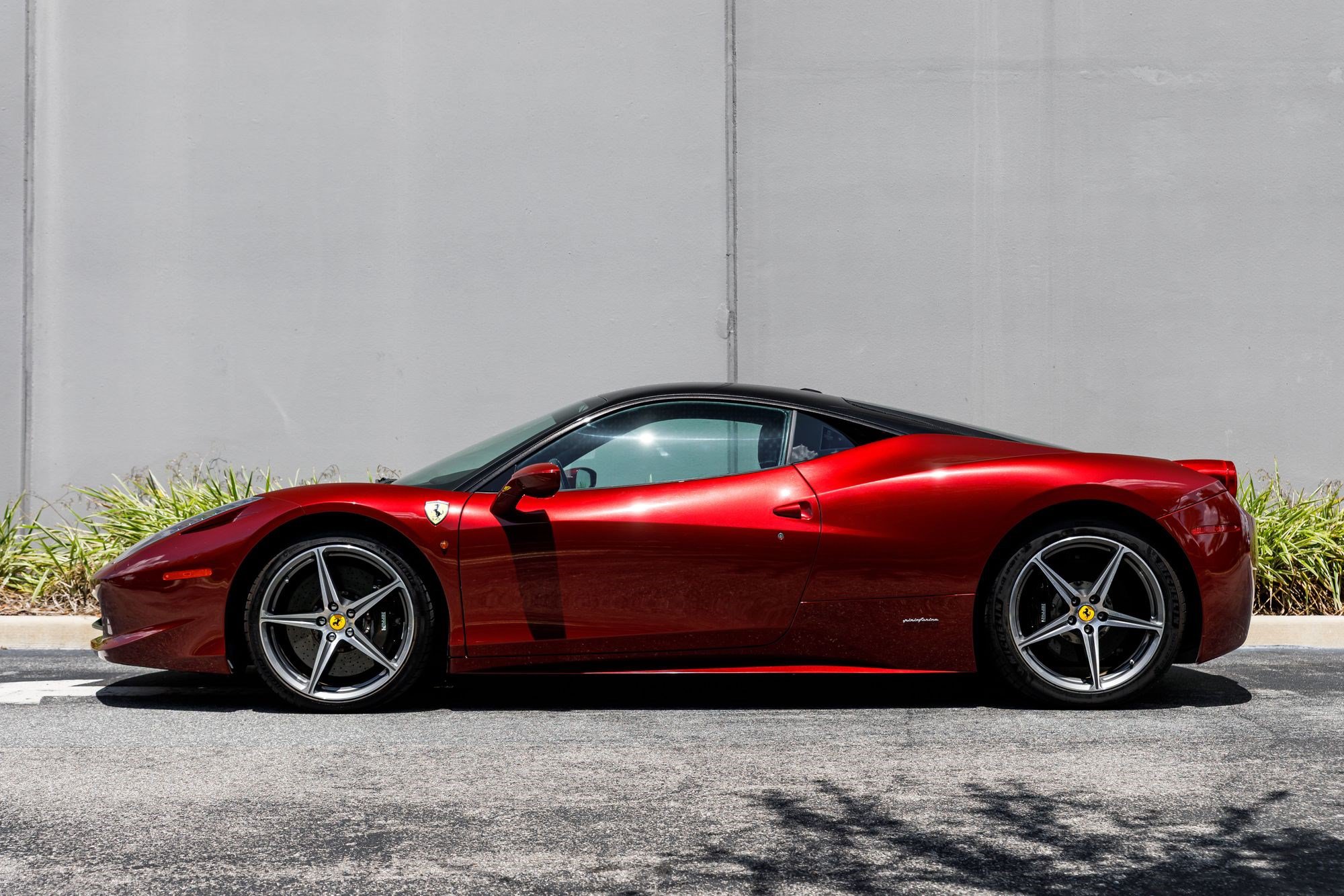 Used 2011 Ferrari 458 Italia Coupe RWD image 2