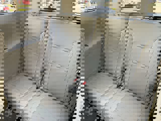 Used 2023 GMC Acadia Denali image 16