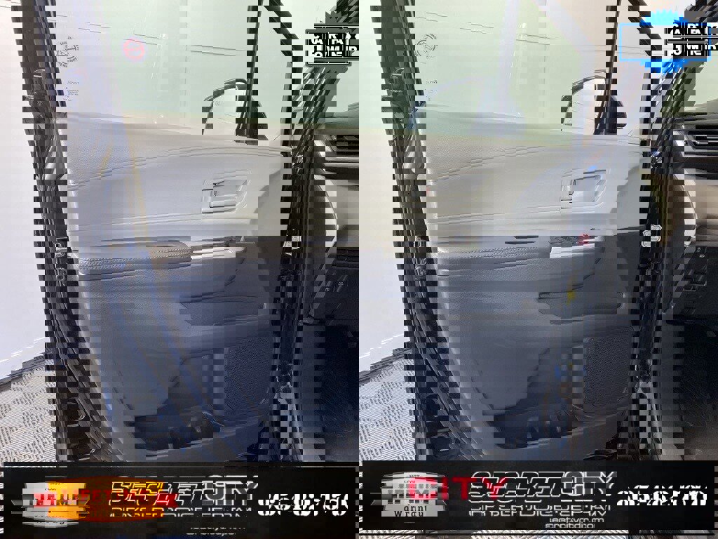 Used 2024 Toyota Sienna LE image 12