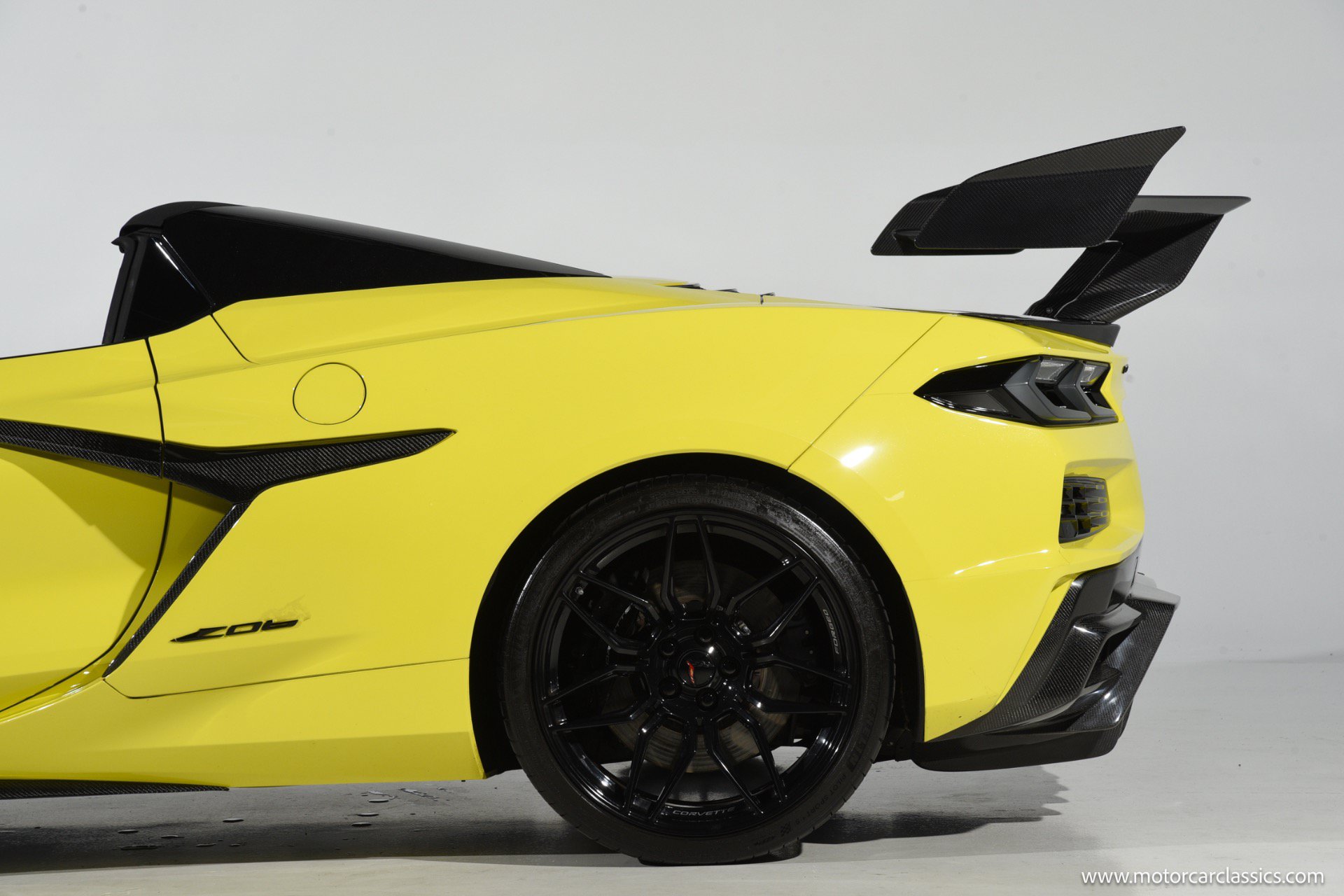 Used 2024 Chevrolet Corvette Z06 RWD image 23