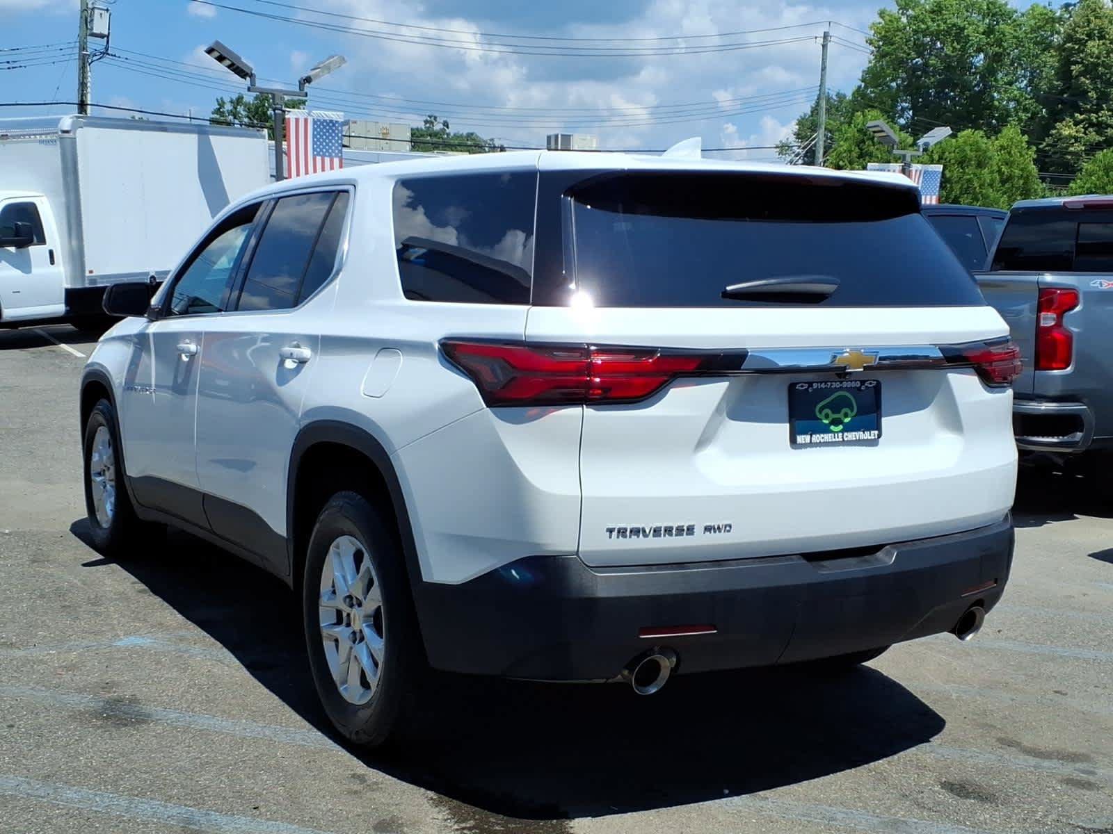 Certified 2023 Chevrolet Traverse LS w/ LPO, Floor Liner Package AWD/4WD image 4