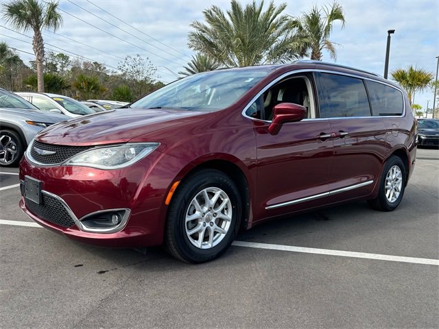 Used 2020 Chrysler Pacifica Touring-L image 2