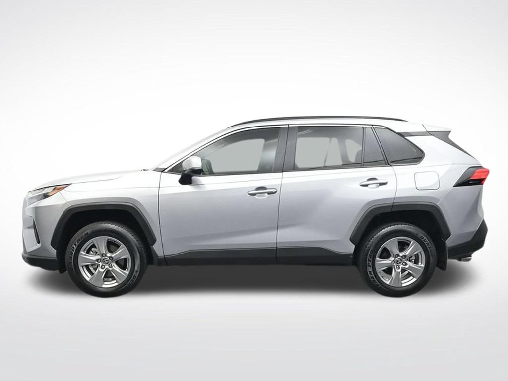 Used 2025 Toyota RAV4 XLE w/ Convenience Package FWD image 4