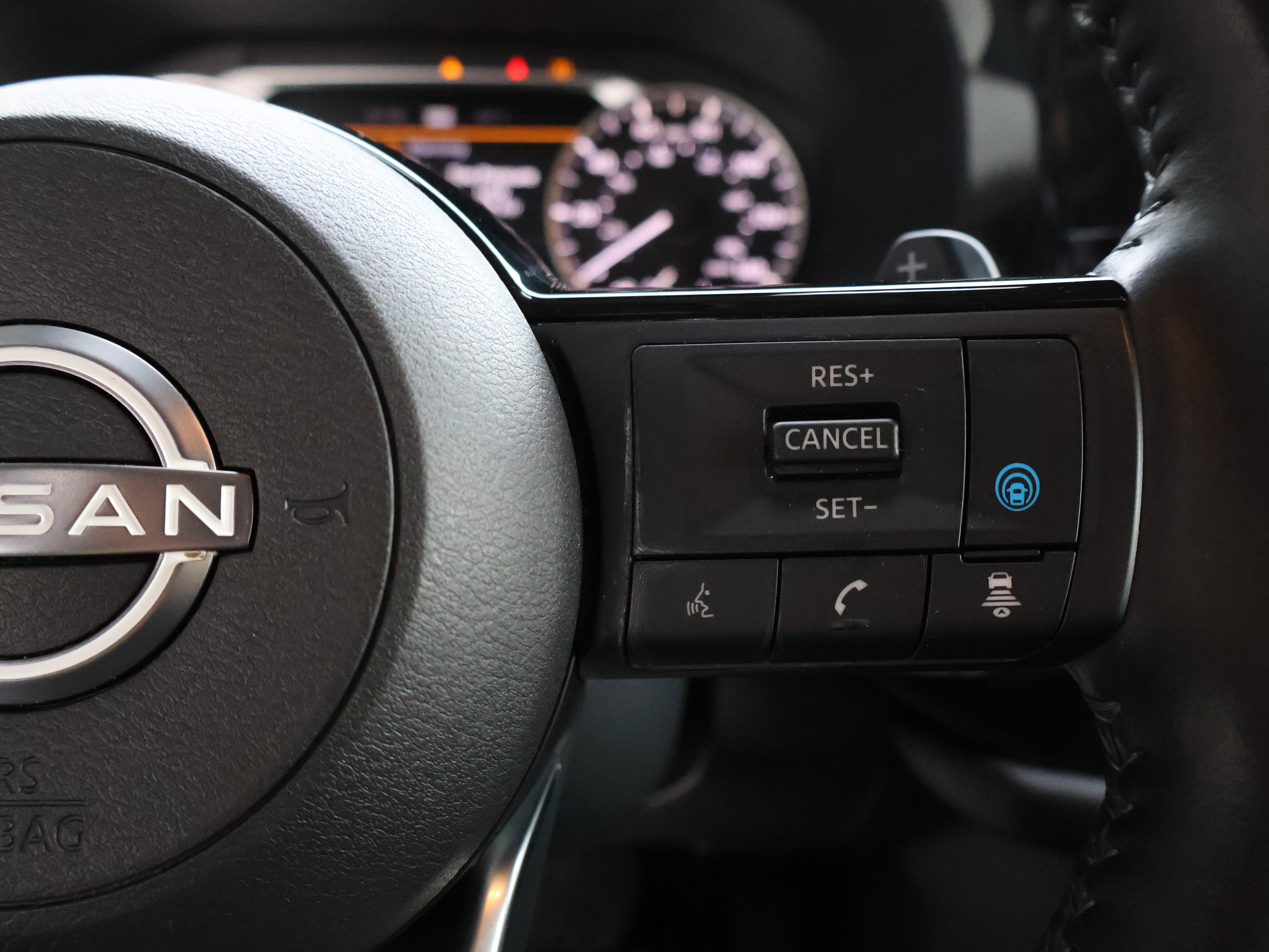 Used 2024 Nissan Pathfinder SL image 36