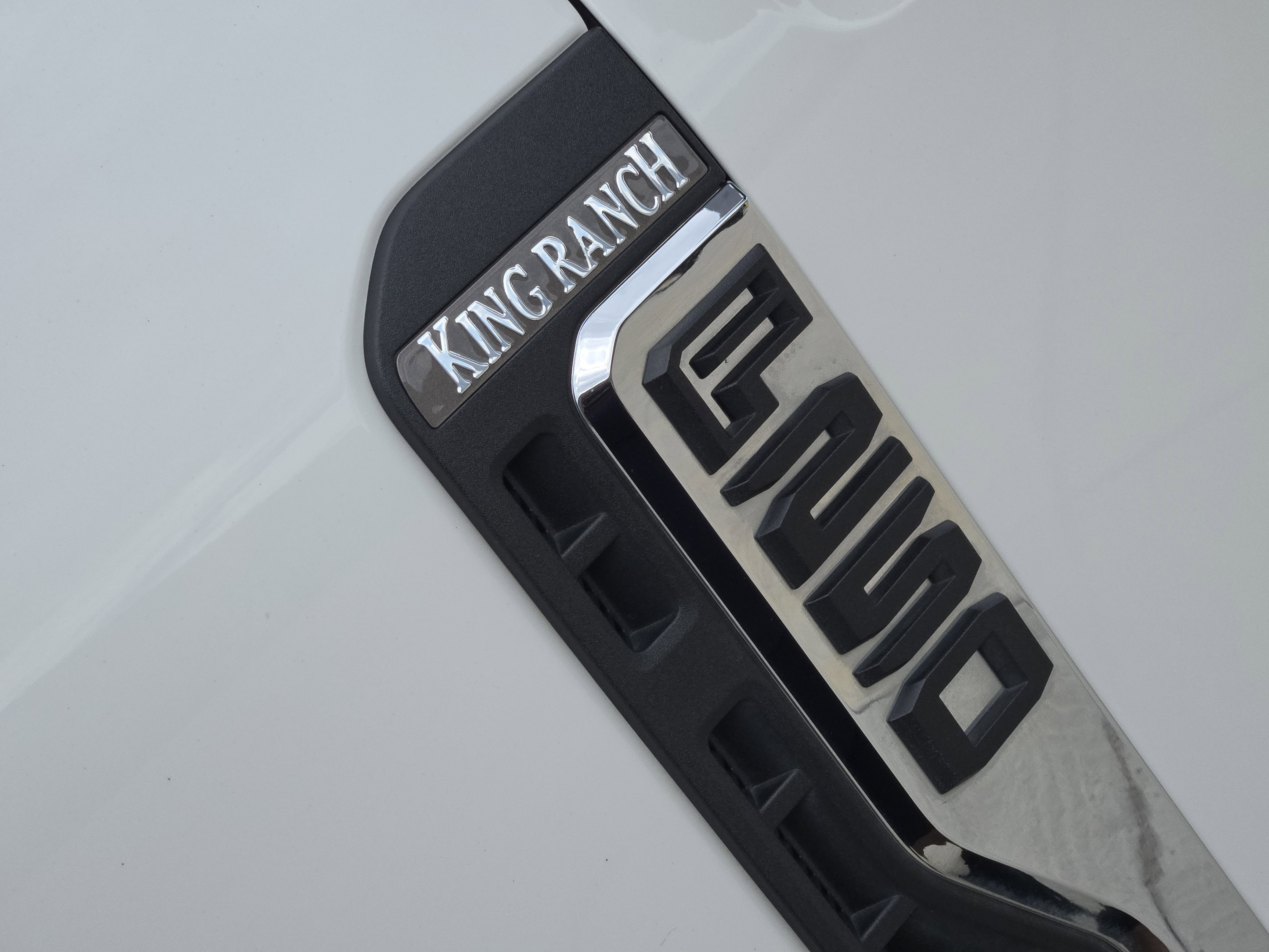 Used 2025 Ford F250 King Ranch w/ FX4 Off-Road Package AWD/4WD image 11