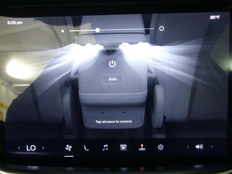 Used 2025 Tesla Model X image 22