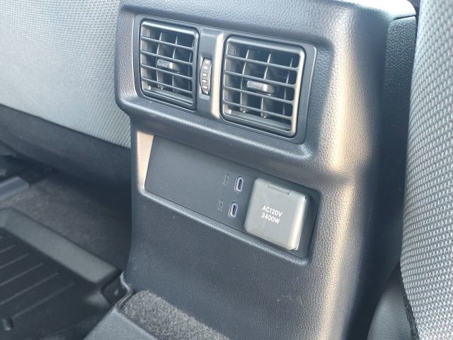 Used 2025 Toyota 4Runner 4WD image 17