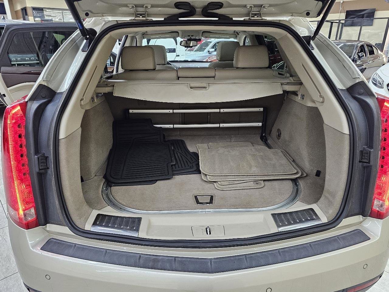 Used 2015 Cadillac SRX Luxury w/ Driver Awareness Package image 12