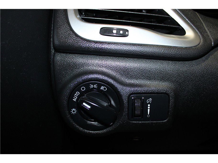 Used 2016 Dodge Dart SXT image 29