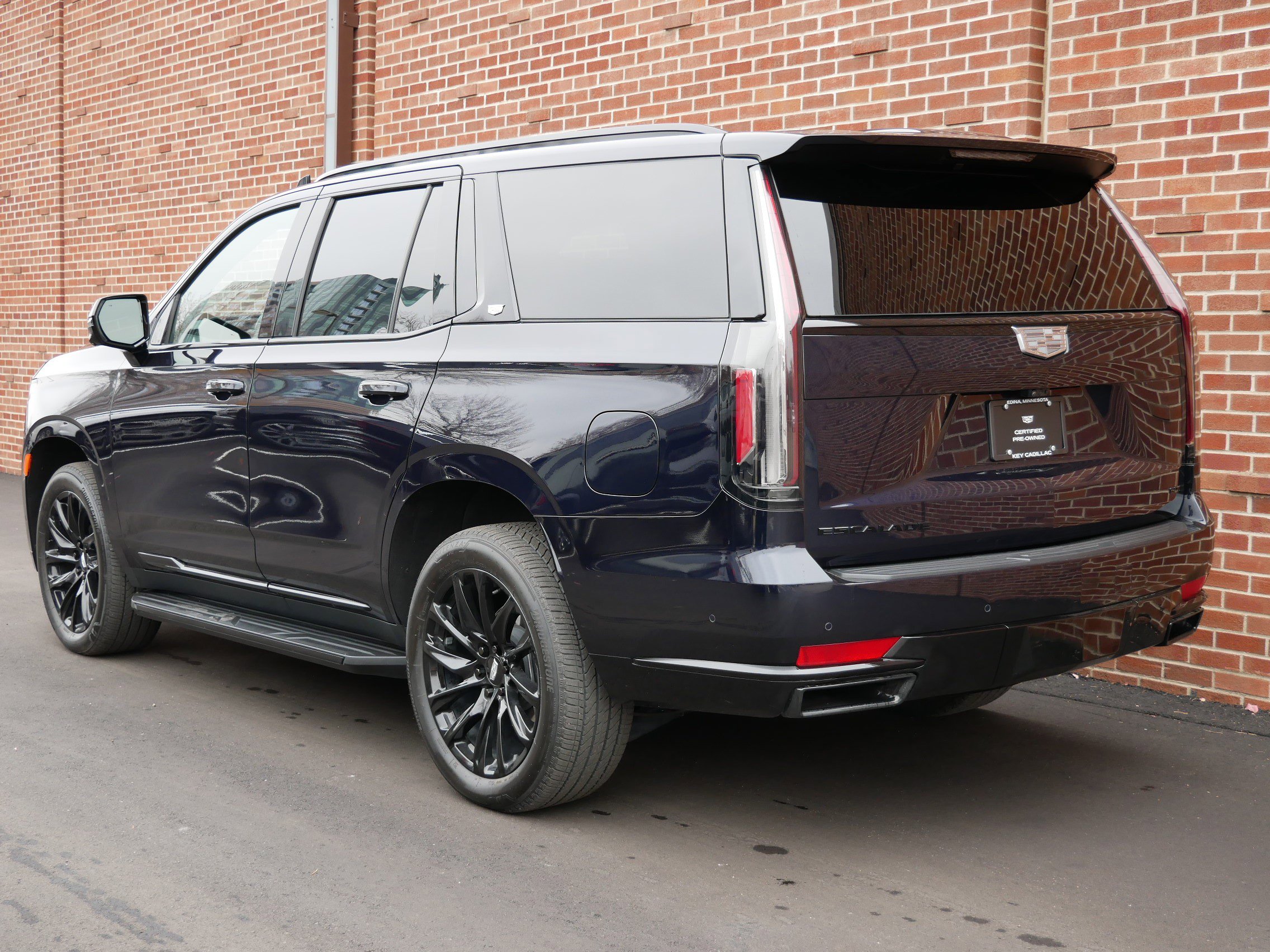 Certified 2024 Cadillac Escalade Sport Platinum w/ LPO, ONYX Package image 3