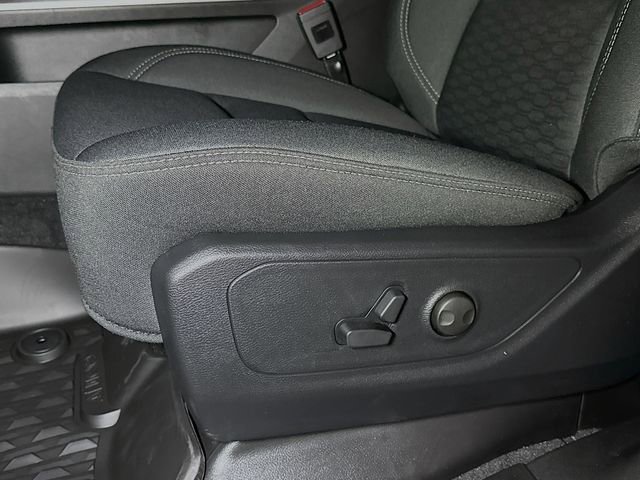 New 2026 RAM 1500 4x4 Crew Cab image 13