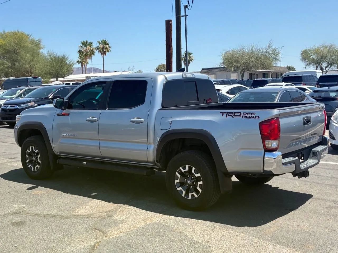 Used 2017 Toyota Tacoma TRD Off-Road w/ Tow Package RWD image 4