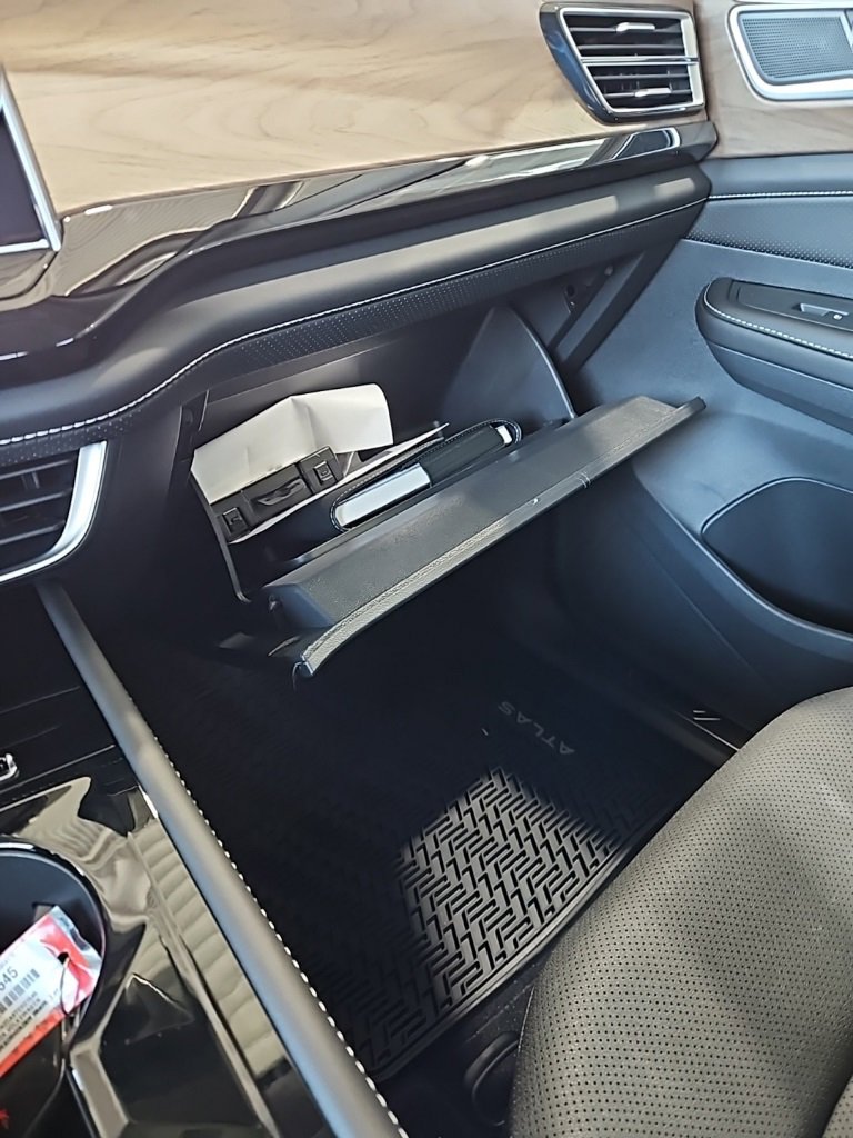 New 2026 Volkswagen Atlas SE image 31