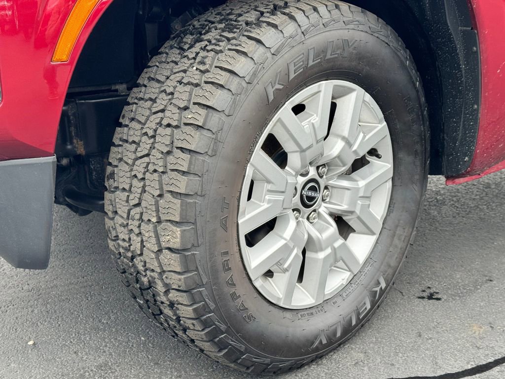 Used 2023 Nissan Frontier SV image 10