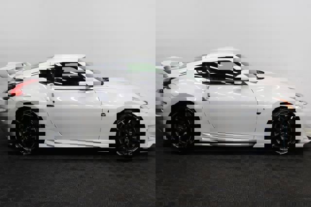 Used 2016 Nissan 370Z w/ Sport Package image 5