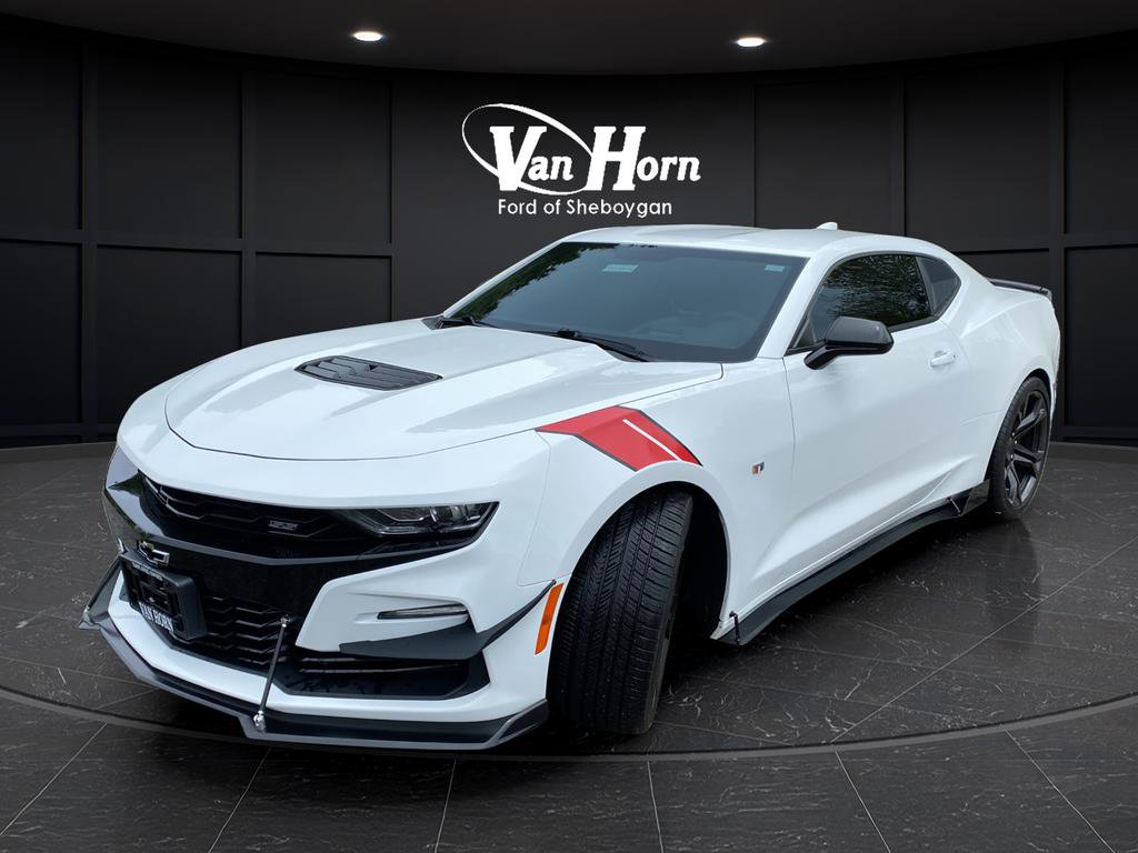Used 2019 Chevrolet Camaro SS RWD image 3