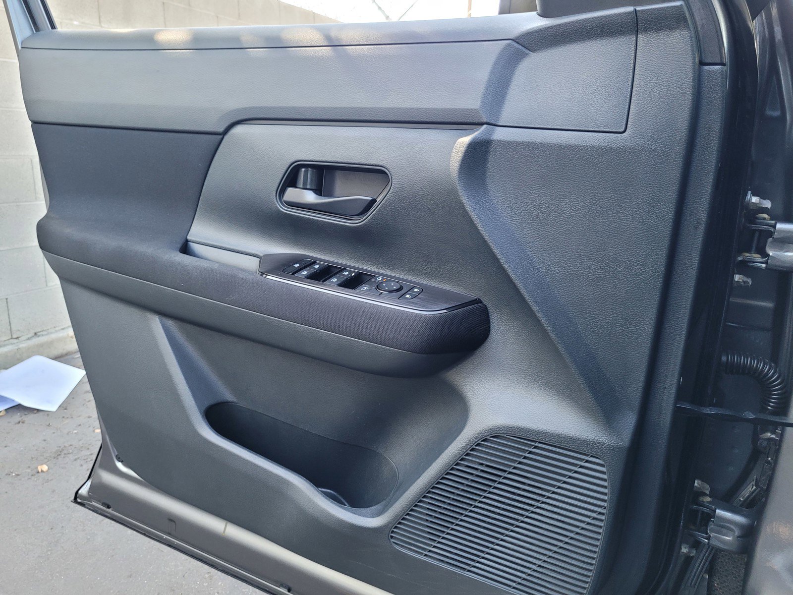 Used 2025 Nissan Kicks S image 24