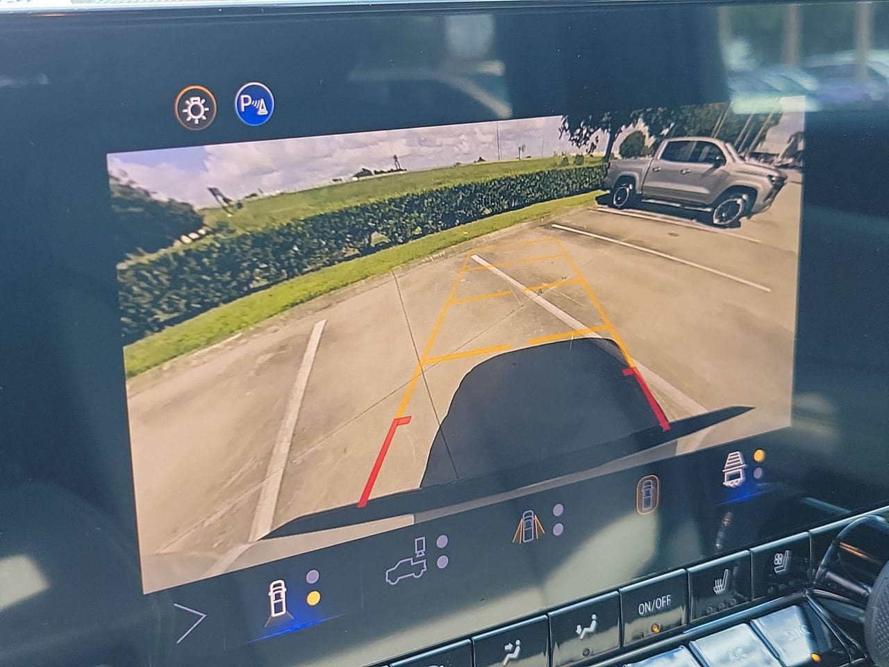 New 2026 Chevrolet Colorado ZR2 w/ Technology Package AWD/4WD image 24