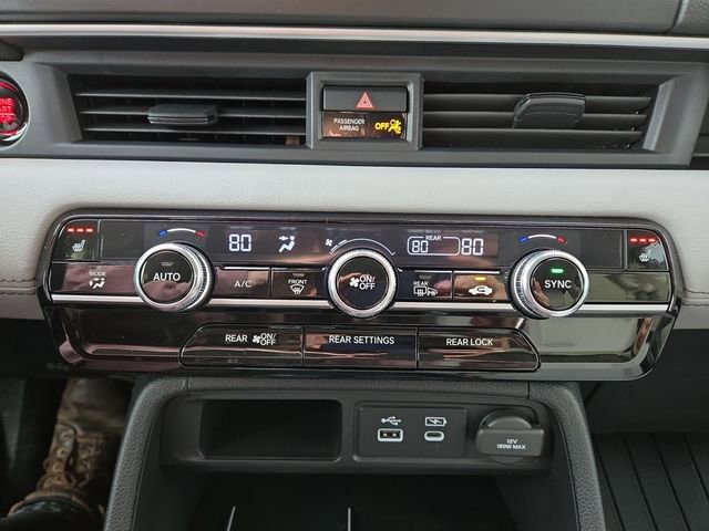 New 2025 Honda Pilot Touring image 32