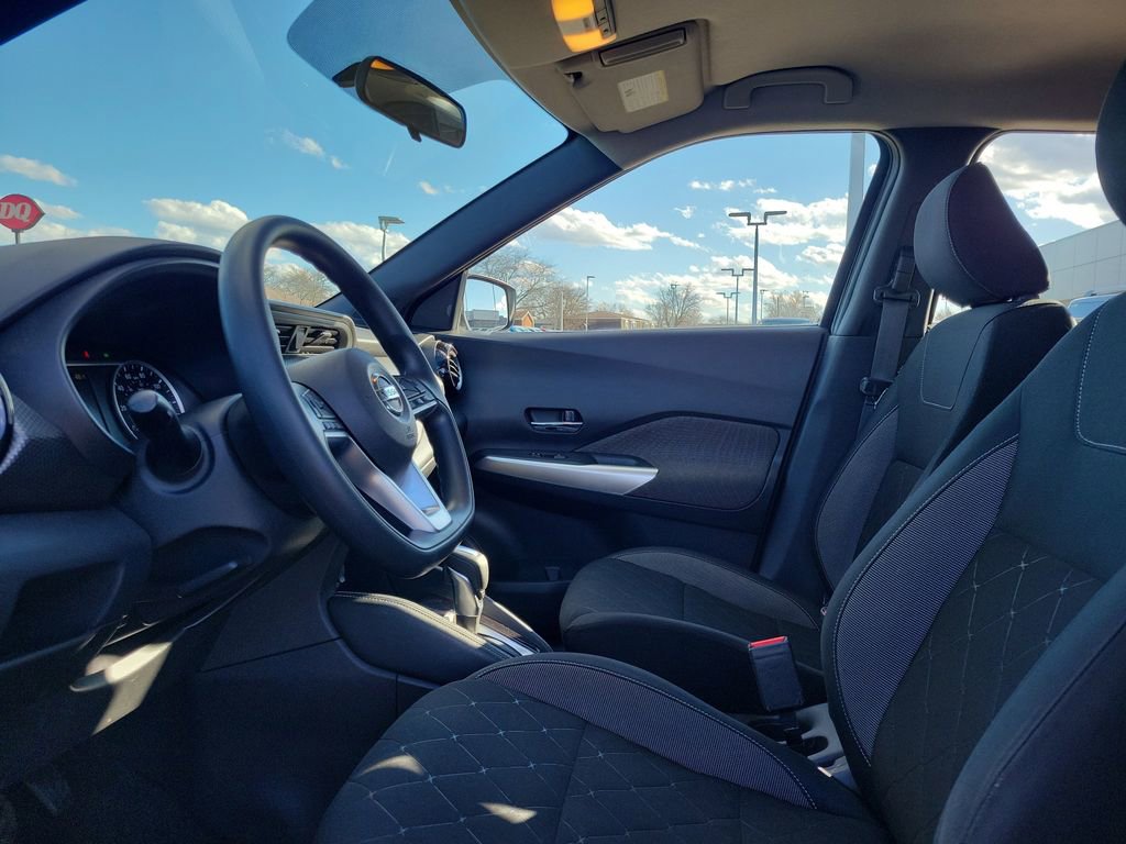 Used 2019 Nissan Kicks SV image 16