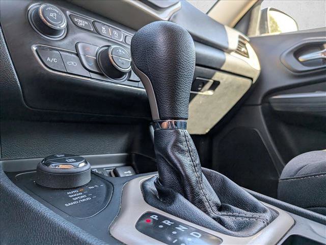 Used 2015 Jeep Cherokee Latitude w/ Comfort/Convenience Group image 15