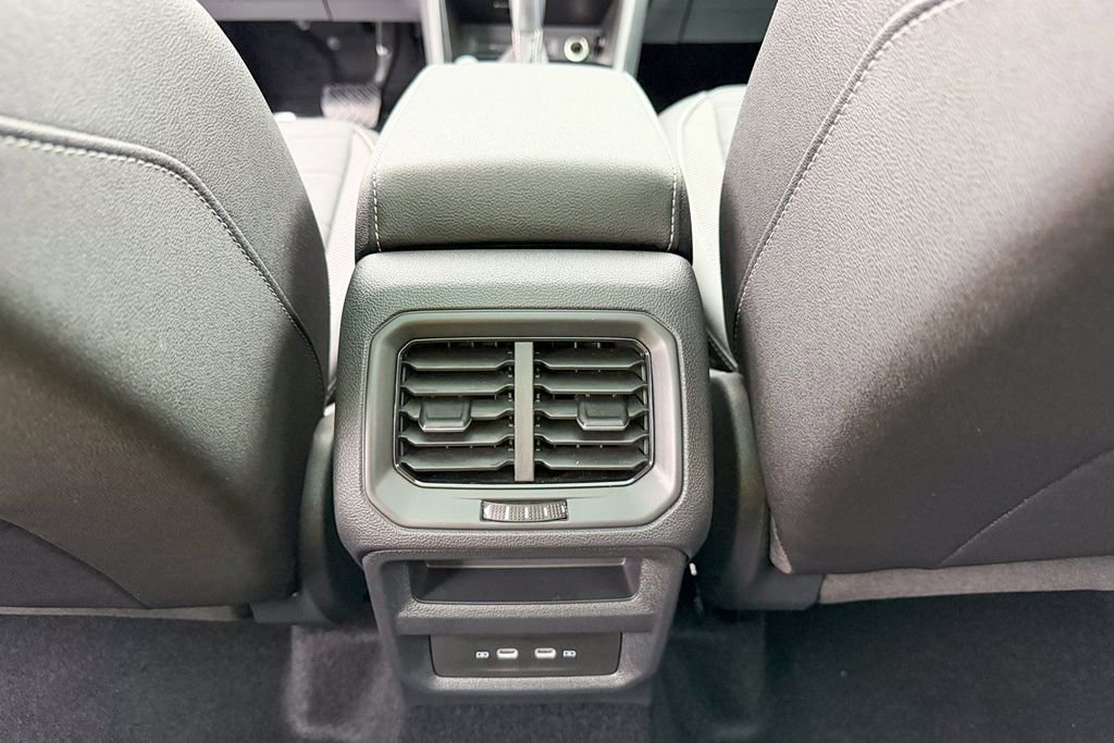 New 2026 Volkswagen Taos SE image 22