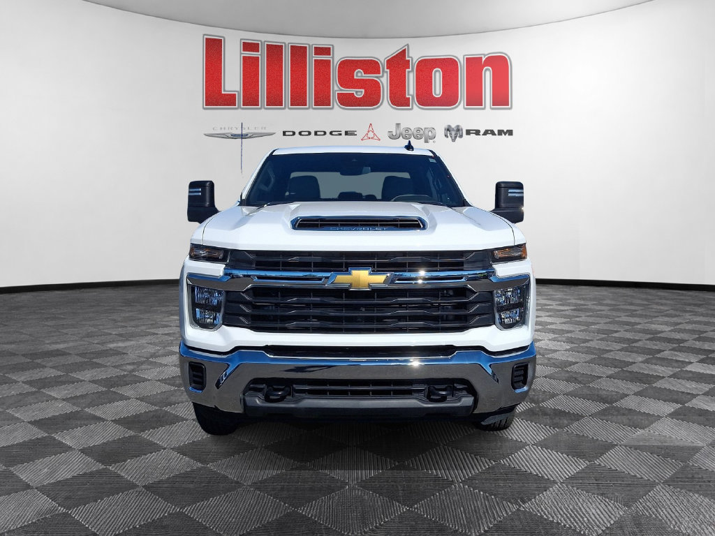 Used 2026 Chevrolet Silverado 2500 LT AWD/4WD image 2