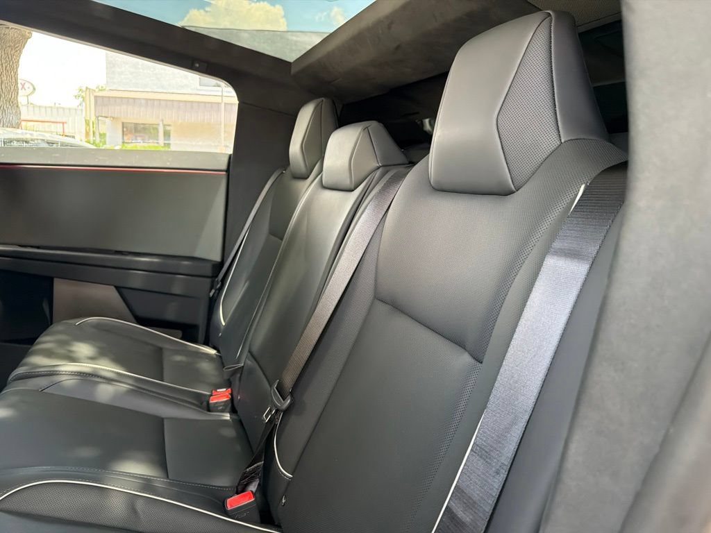 Used 2025 Tesla Cybertruck AWD Crew Cab image 19