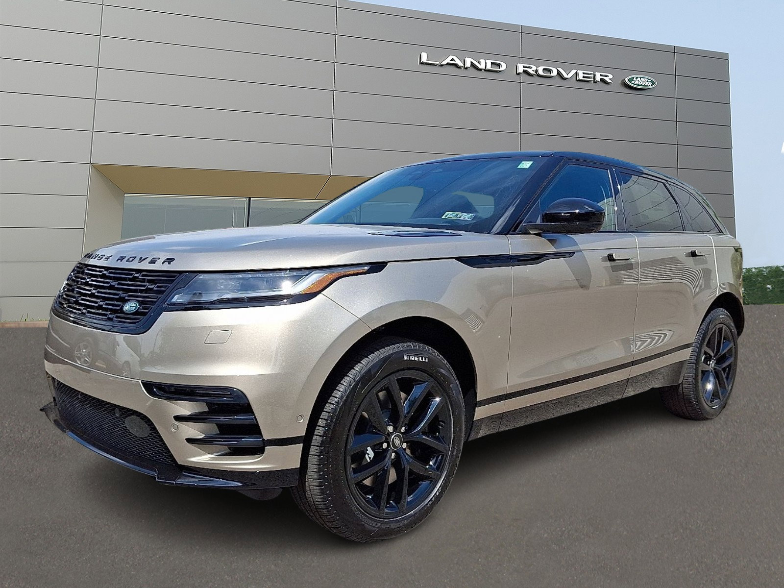 New 2026 Land Rover Range Rover Velar Dynamic SE image 1