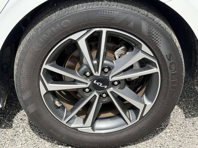 Used 2024 Kia Forte LXS FWD image 14