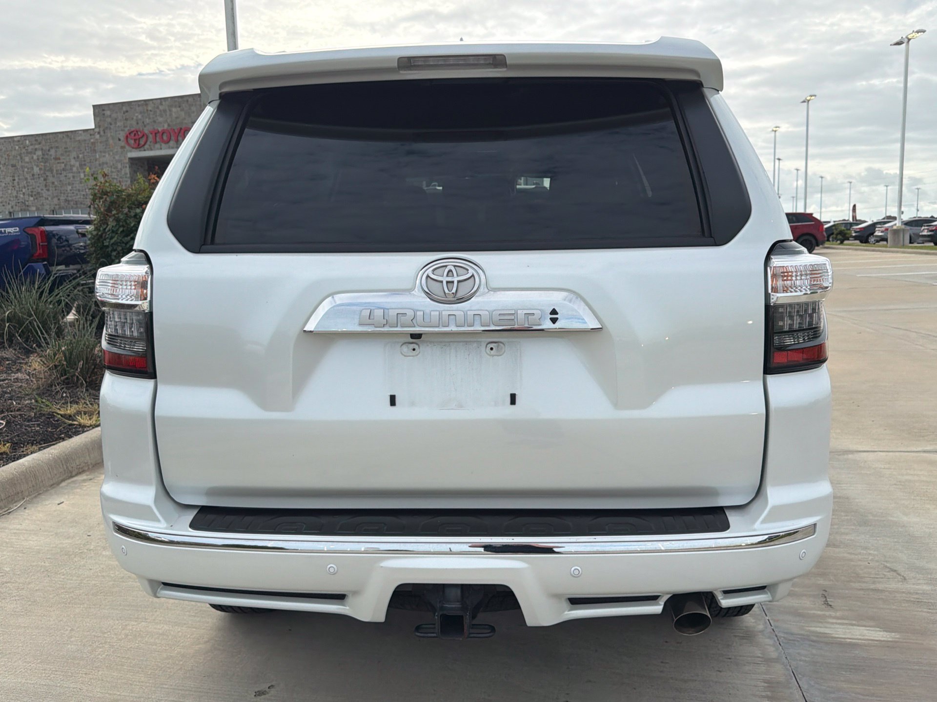 Used 2024 Toyota 4Runner Limited AWD/4WD image 4