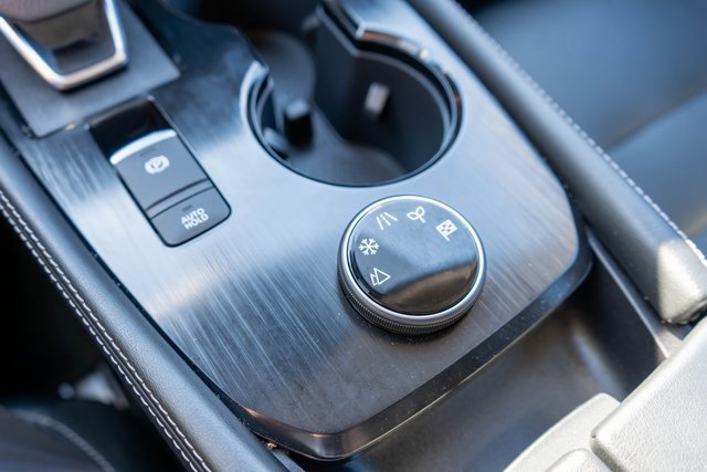 Used 2023 Nissan Rogue SL w/ SL Premium Package image 32