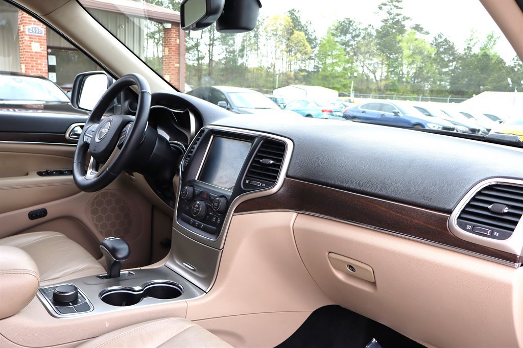 Used 2014 Jeep Grand Cherokee Limited w/ Trailer Tow Group IV AWD/4WD image 18