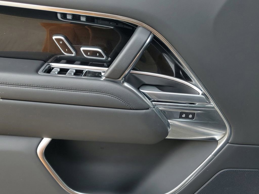 Used 2023 Land Rover Range Rover SE image 10