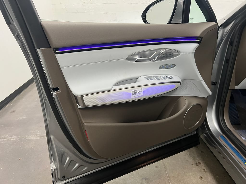 New 2027 Genesis GV70 2.5T Advanced AWD/4WD image 10
