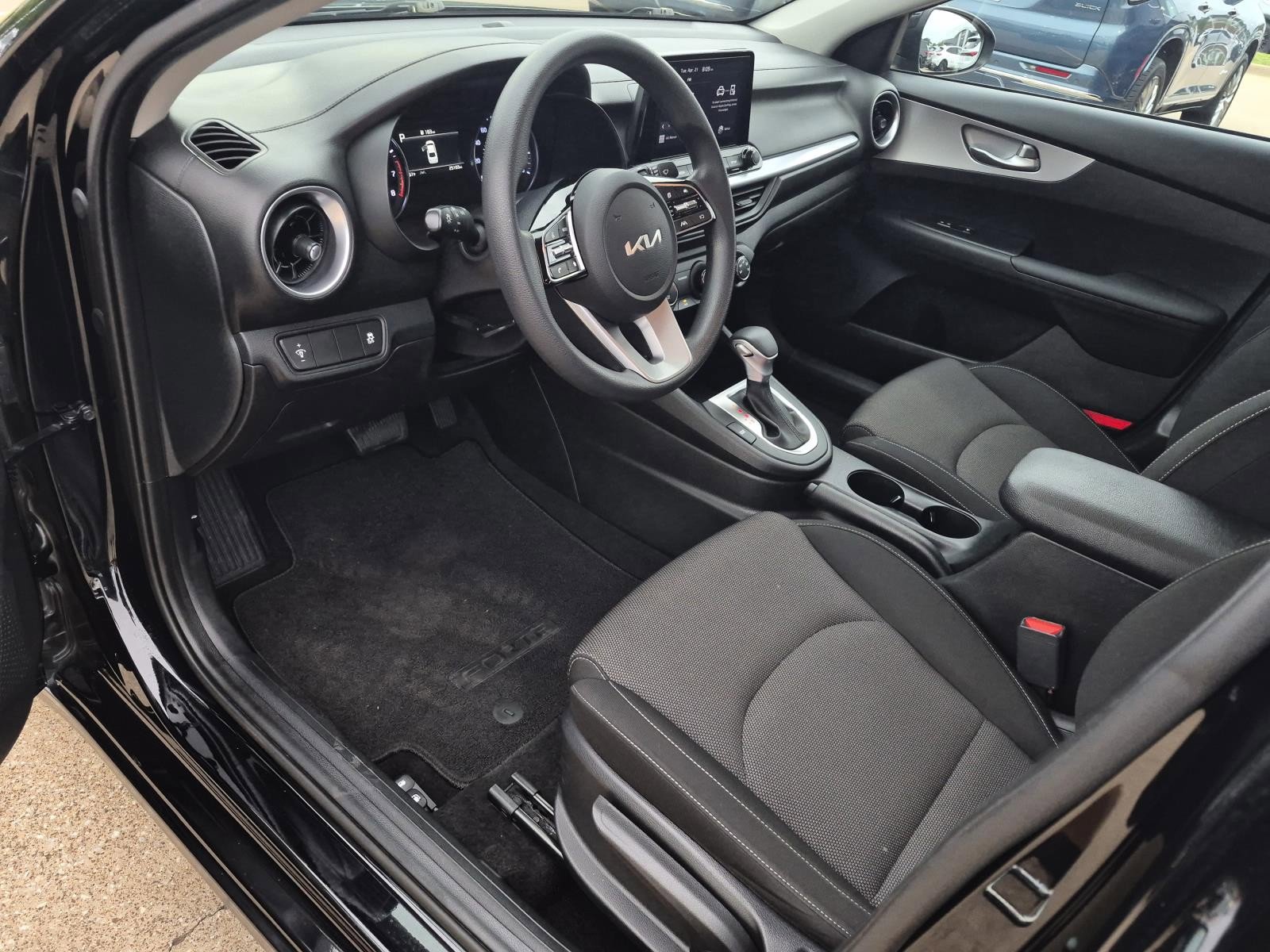 Used 2023 Kia Forte LXS FWD image 10