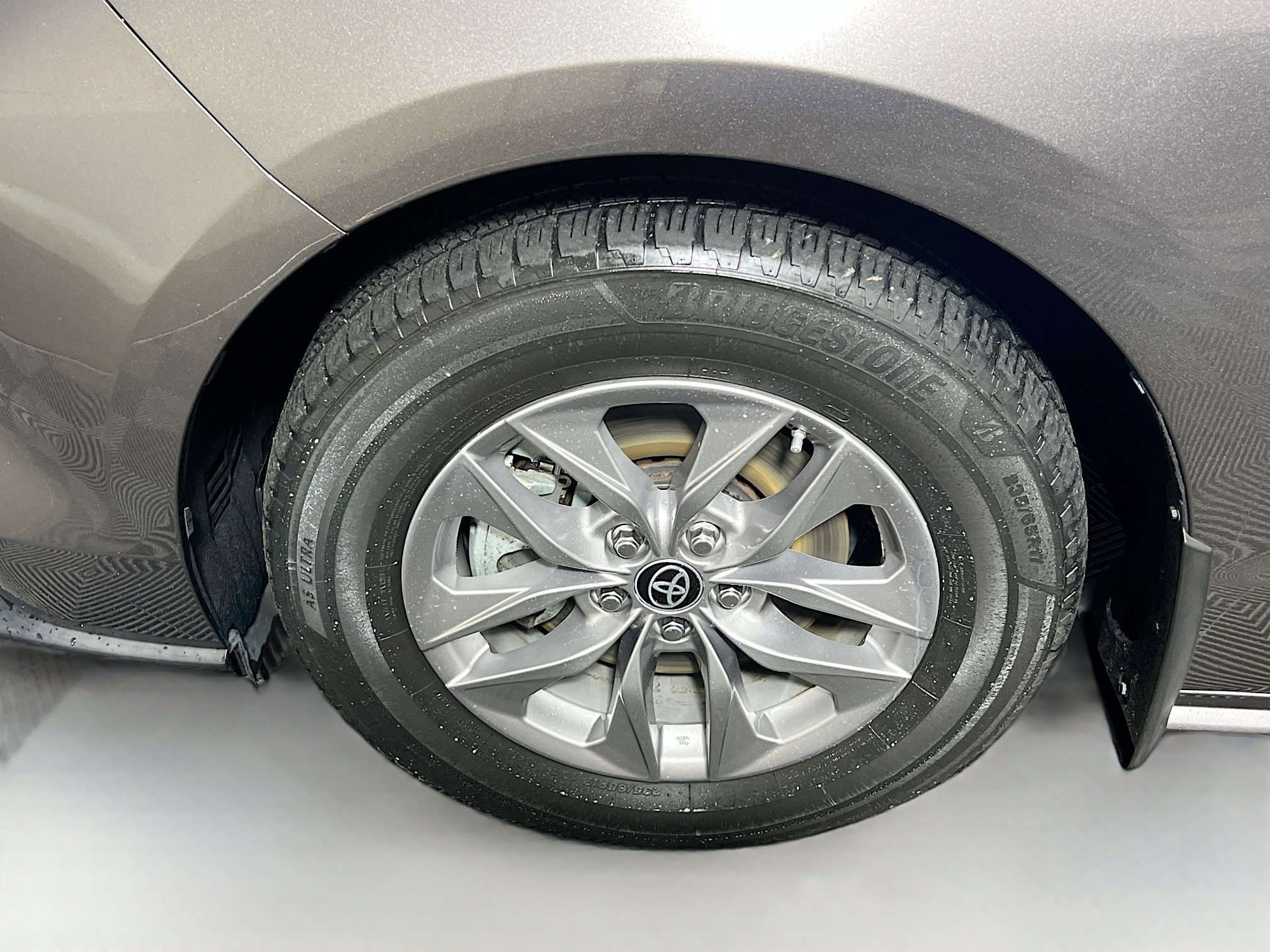 Used 2022 Toyota Sienna XLE w/ XLE Plus Package FWD image 13