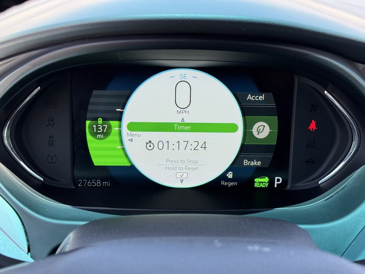 Used 2019 Chevrolet Bolt Premier w/ Infotainment Package FWD image 29
