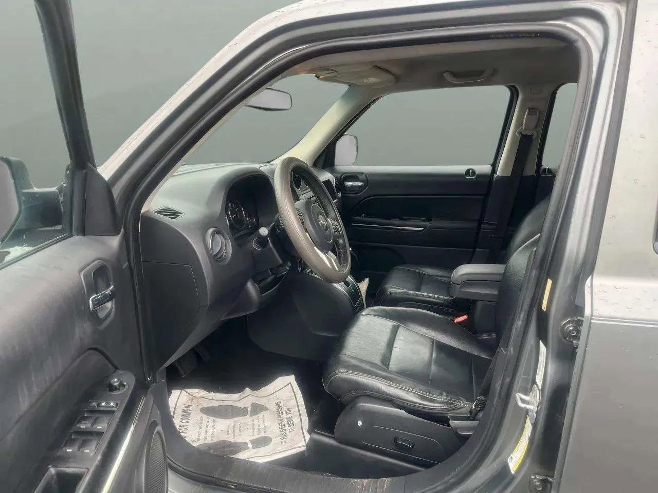 Used 2011 Jeep Patriot Latitude FWD image 9