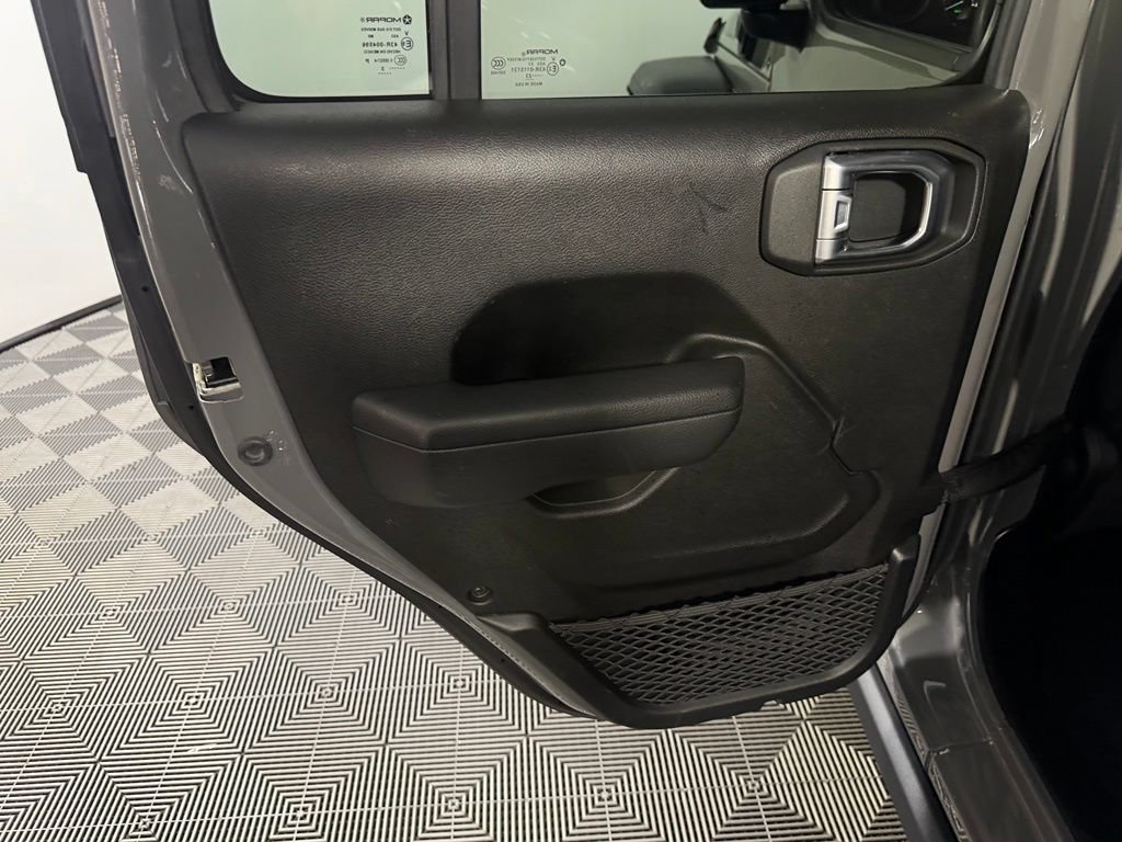 Used 2023 Jeep Wrangler Unlimited AWD/4WD image 28