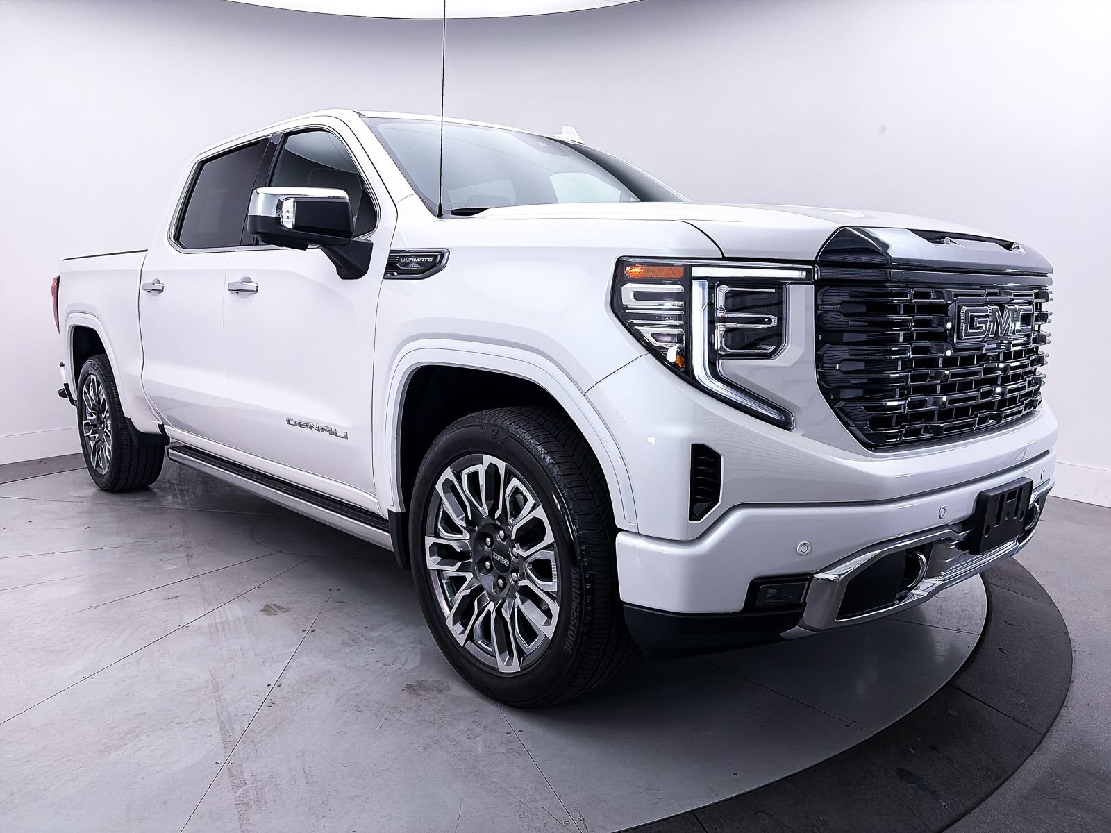 Used 2023 GMC Sierra 1500 Denali Ultimate AWD/4WD image 15