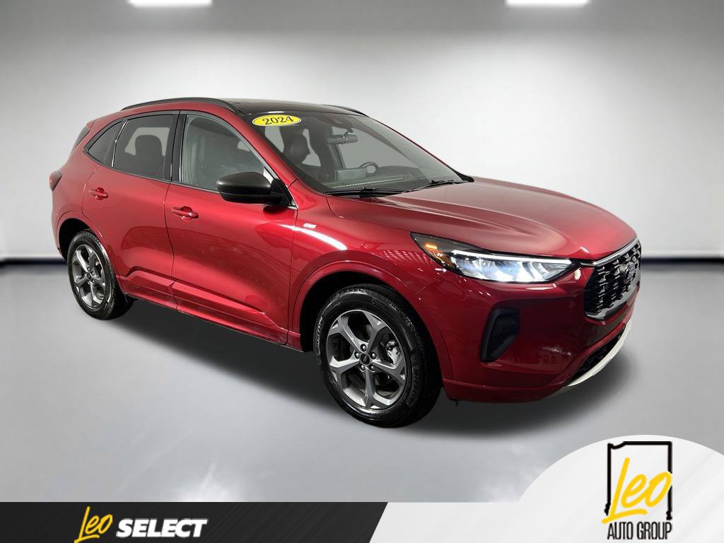 Used 2024 Ford Escape ST-Line w/ Tech Pack #1 AWD/4WD image 9