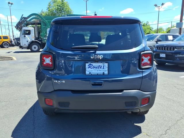 Used 2023 Jeep Renegade Latitude AWD/4WD image 5